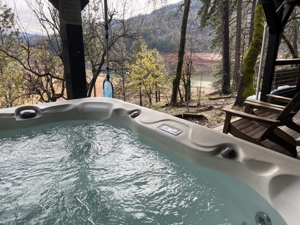 R2 Hot Tub