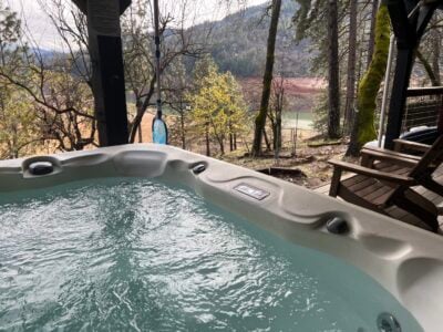 R2 Hot Tub